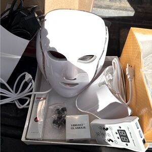 Vibrant Glamour LED Facial Treatment